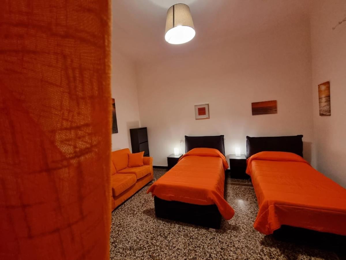 Wow Home 2 - 175 Mq - Posteggio Privato - Davanti Porto Traghetti - Fino A 10 Posti Letto - Balcone Genova Eksteriør billede