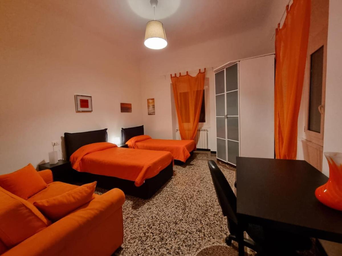 Wow Home 2 - 175 Mq - Posteggio Privato - Davanti Porto Traghetti - Fino A 10 Posti Letto - Balcone Genova Eksteriør billede