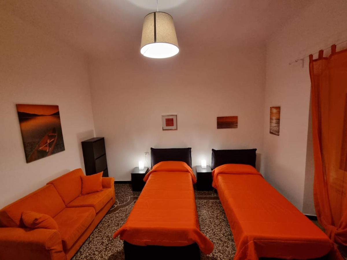 Wow Home 2 - 175 Mq - Posteggio Privato - Davanti Porto Traghetti - Fino A 10 Posti Letto - Balcone Genova Eksteriør billede