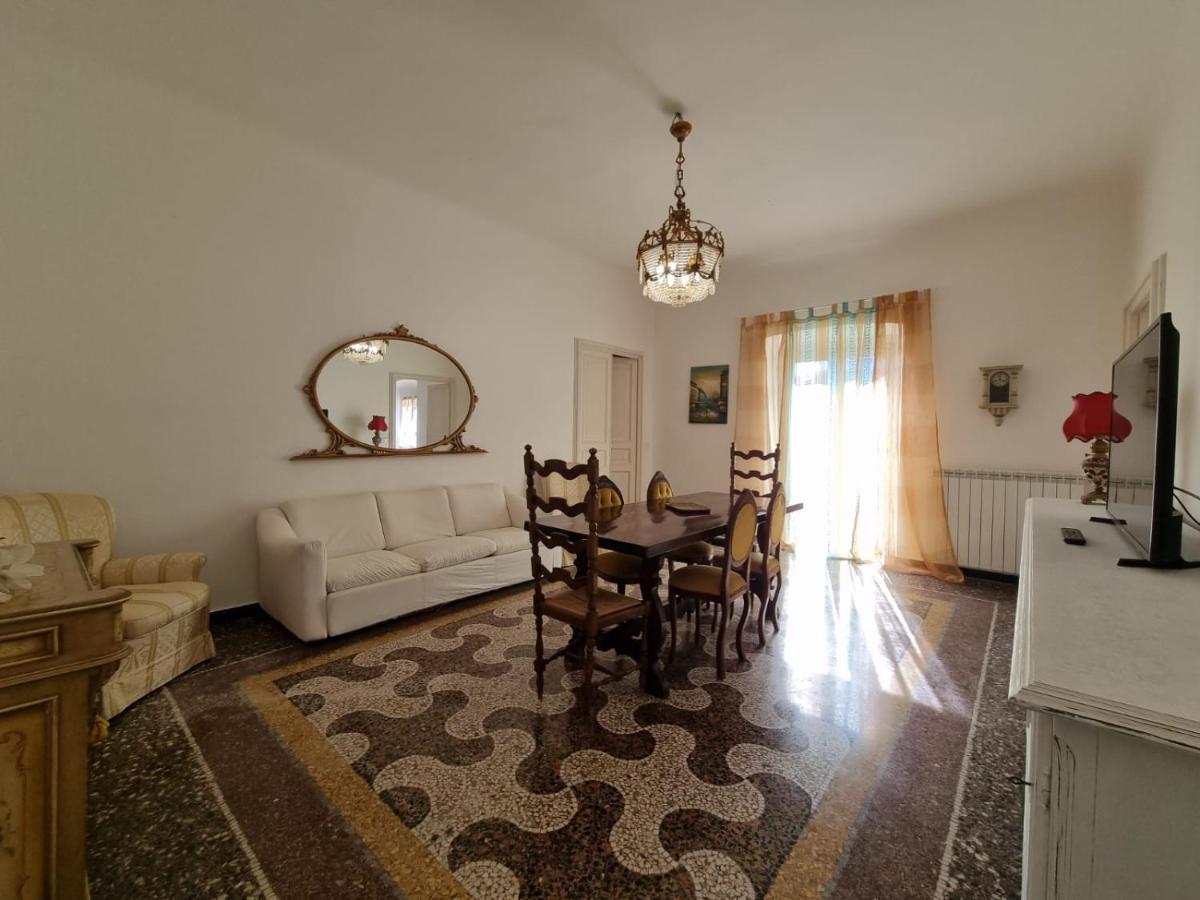 Wow Home 2 - 175 Mq - Posteggio Privato - Davanti Porto Traghetti - Fino A 10 Posti Letto - Balcone Genova Eksteriør billede