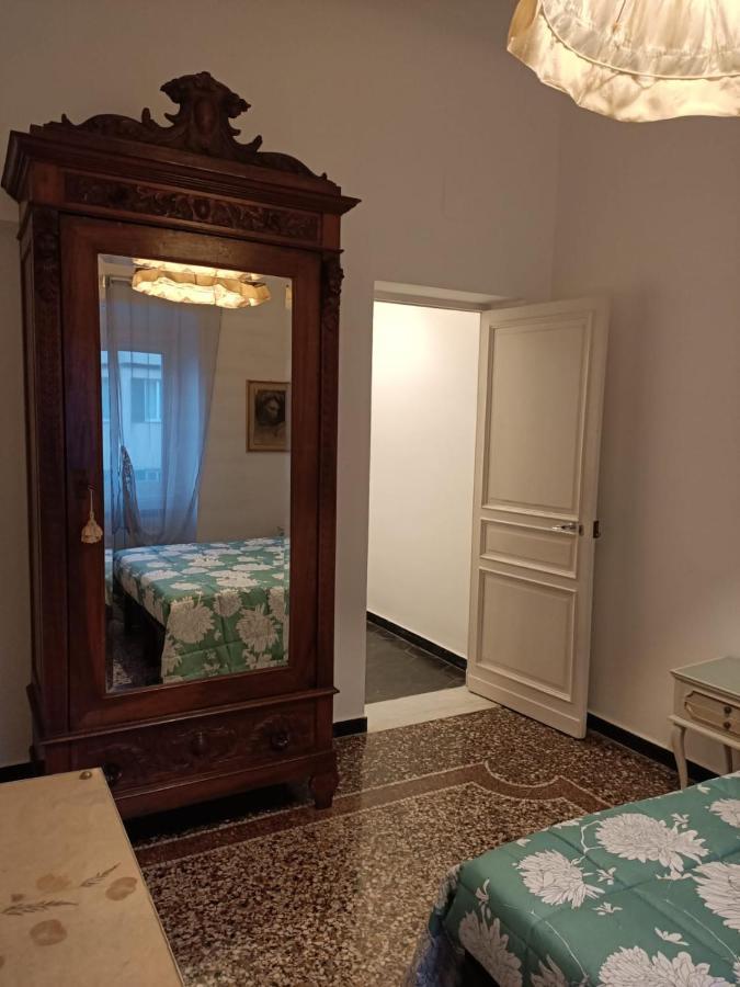 Wow Home 2 - 175 Mq - Posteggio Privato - Davanti Porto Traghetti - Fino A 10 Posti Letto - Balcone Genova Eksteriør billede