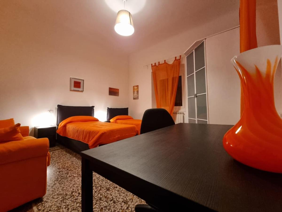 Wow Home 2 - 175 Mq - Posteggio Privato - Davanti Porto Traghetti - Fino A 10 Posti Letto - Balcone Genova Eksteriør billede