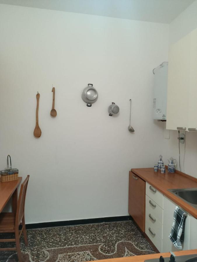 Wow Home 2 - 175 Mq - Posteggio Privato - Davanti Porto Traghetti - Fino A 10 Posti Letto - Balcone Genova Eksteriør billede