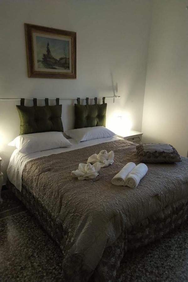 Wow Home 2 - 175 Mq - Posteggio Privato - Davanti Porto Traghetti - Fino A 10 Posti Letto - Balcone Genova Eksteriør billede