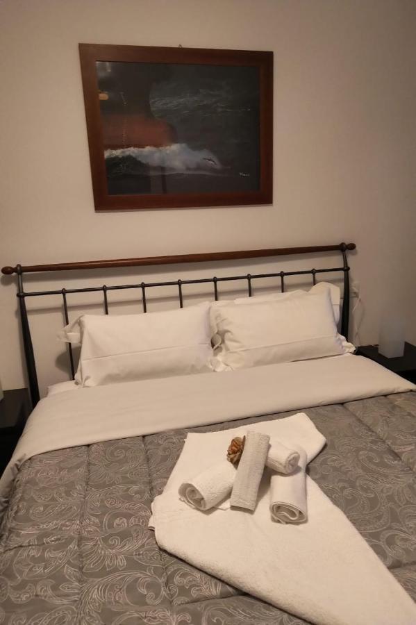 Wow Home 2 - 175 Mq - Posteggio Privato - Davanti Porto Traghetti - Fino A 10 Posti Letto - Balcone Genova Eksteriør billede