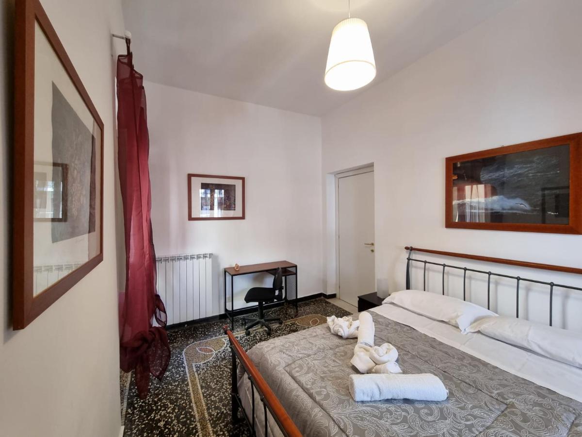 Wow Home 2 - 175 Mq - Posteggio Privato - Davanti Porto Traghetti - Fino A 10 Posti Letto - Balcone Genova Eksteriør billede
