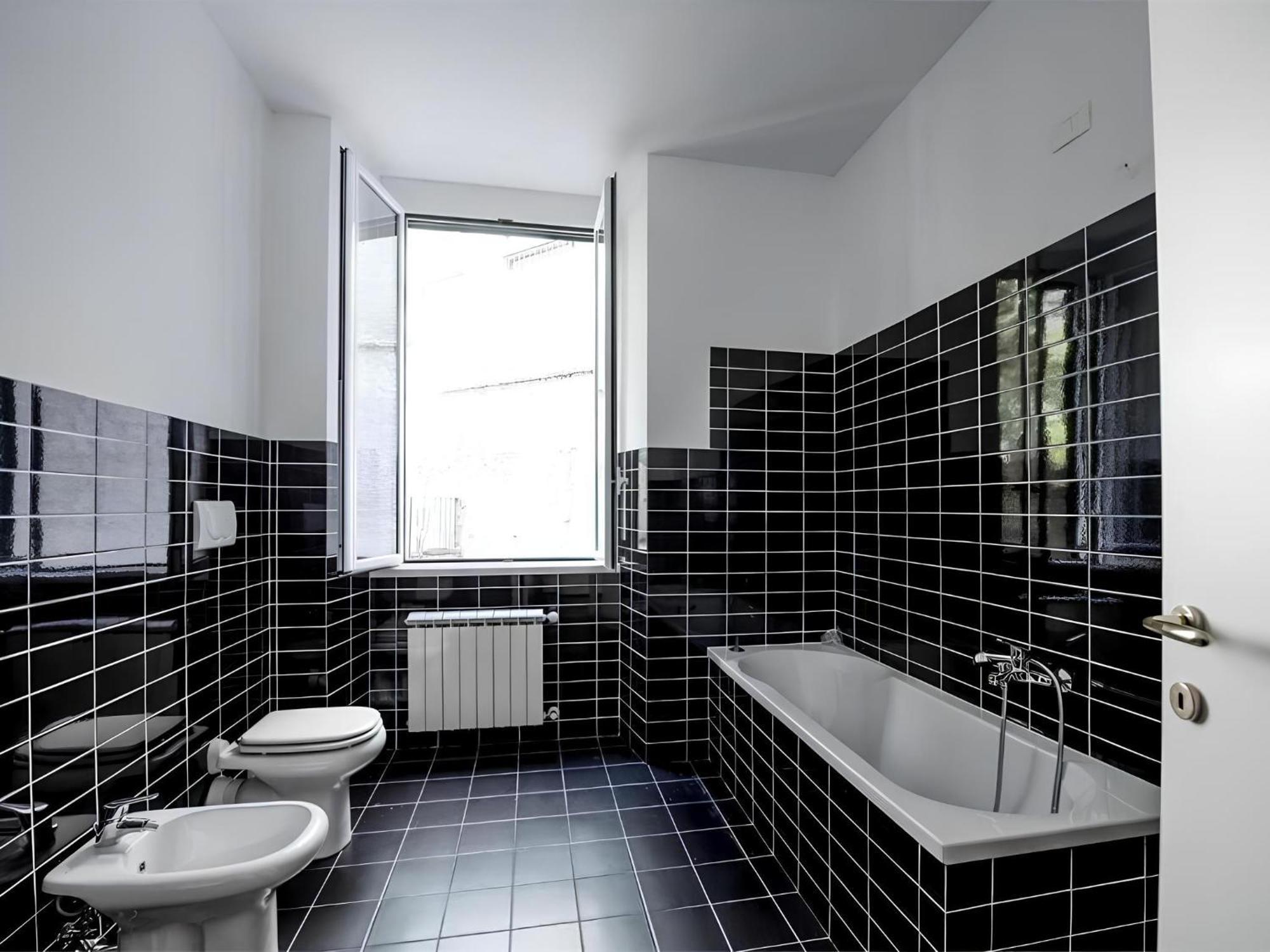 Wow Home 2 - 175 Mq - Posteggio Privato - Davanti Porto Traghetti - Fino A 10 Posti Letto - Balcone Genova Eksteriør billede